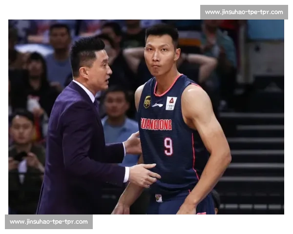杨毅深度解读湖人对决热火赛场博弈与冠军走向战术核心球星表现